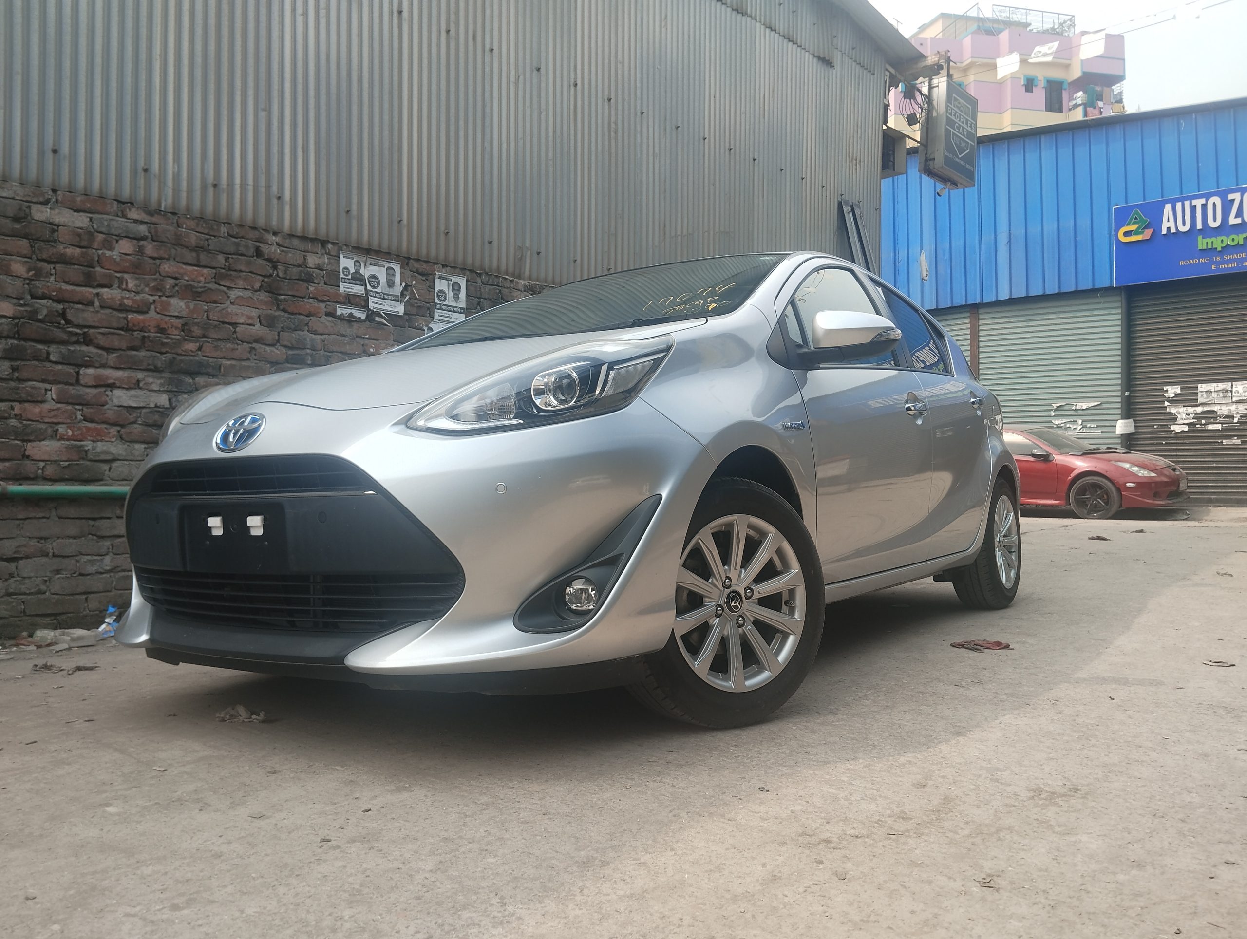 
								TOYOTA AQUA S STYLE HYBRID 2019 full									