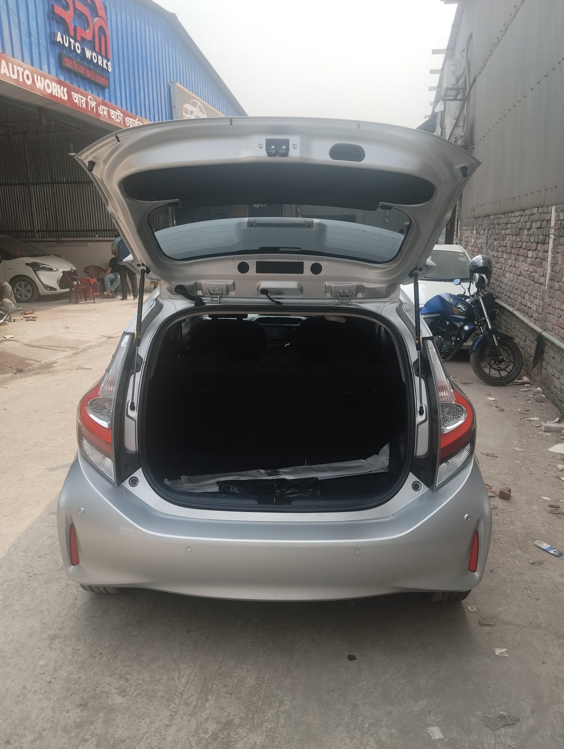 
								TOYOTA AQUA S STYLE HYBRID 2019 full									