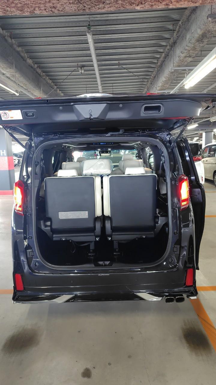 
								TOYOTA ALPHARD EXECUTIVE LOUNGE HYBRID 2019 full									