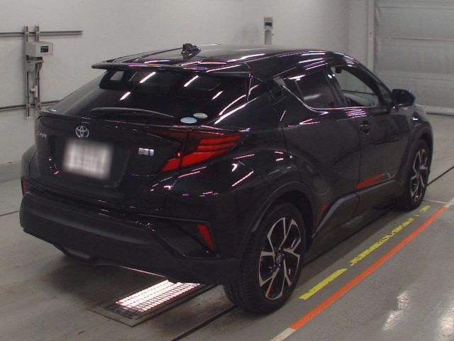 
								TOYOTA CH-R 2020 full									