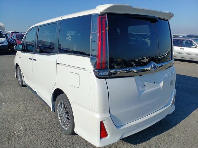 
								TOYOTA NOAH 2020 full									