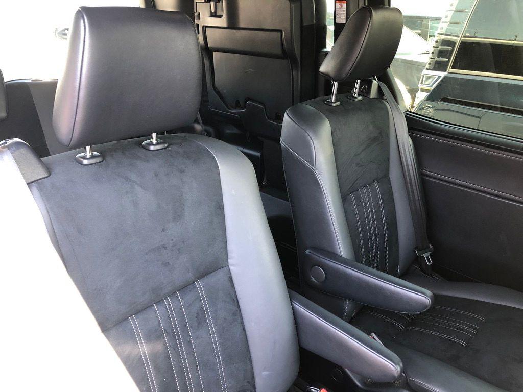 
								TOYOTA VOXY 2019 full									