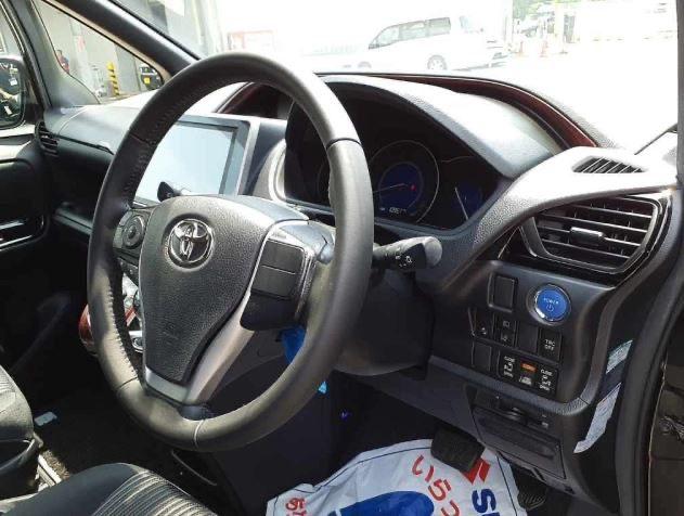
								TOYOTA VOXY 2019 full									