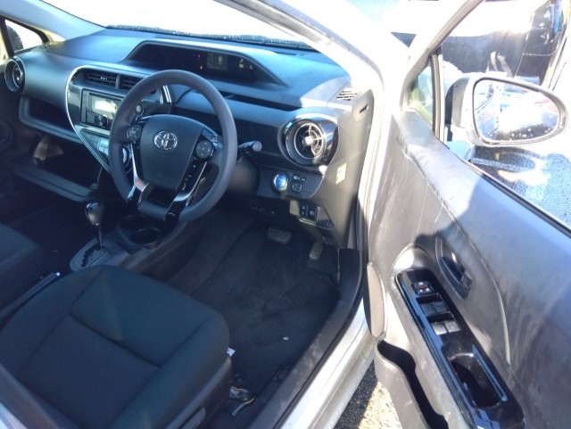 
								TOYOTA AQUA  2019 full									