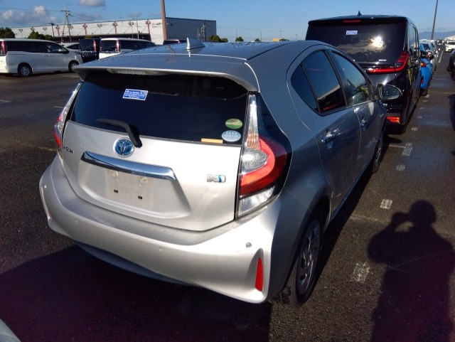 
								TOYOTA AQUA  2019 full									