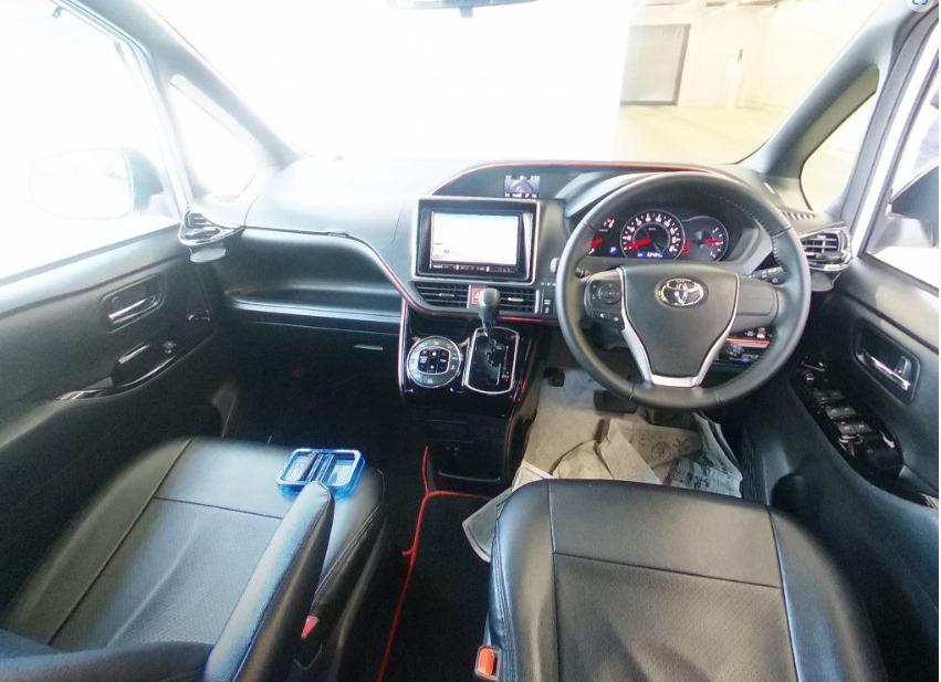 
								TOYOTA NOAH NON HYBRID 2019 full									