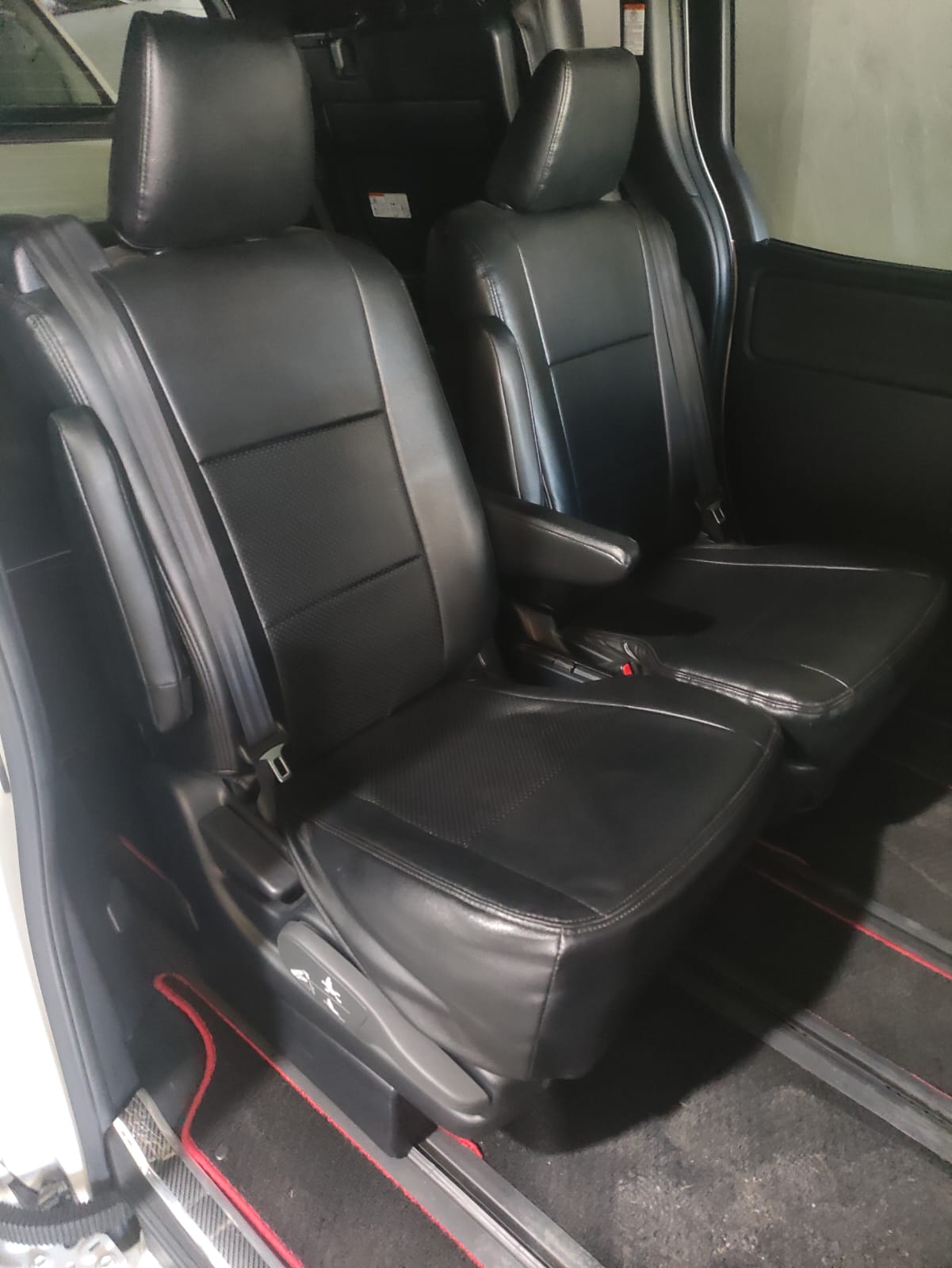
								TOYOTA NOAH NON HYBRID 2019 full									