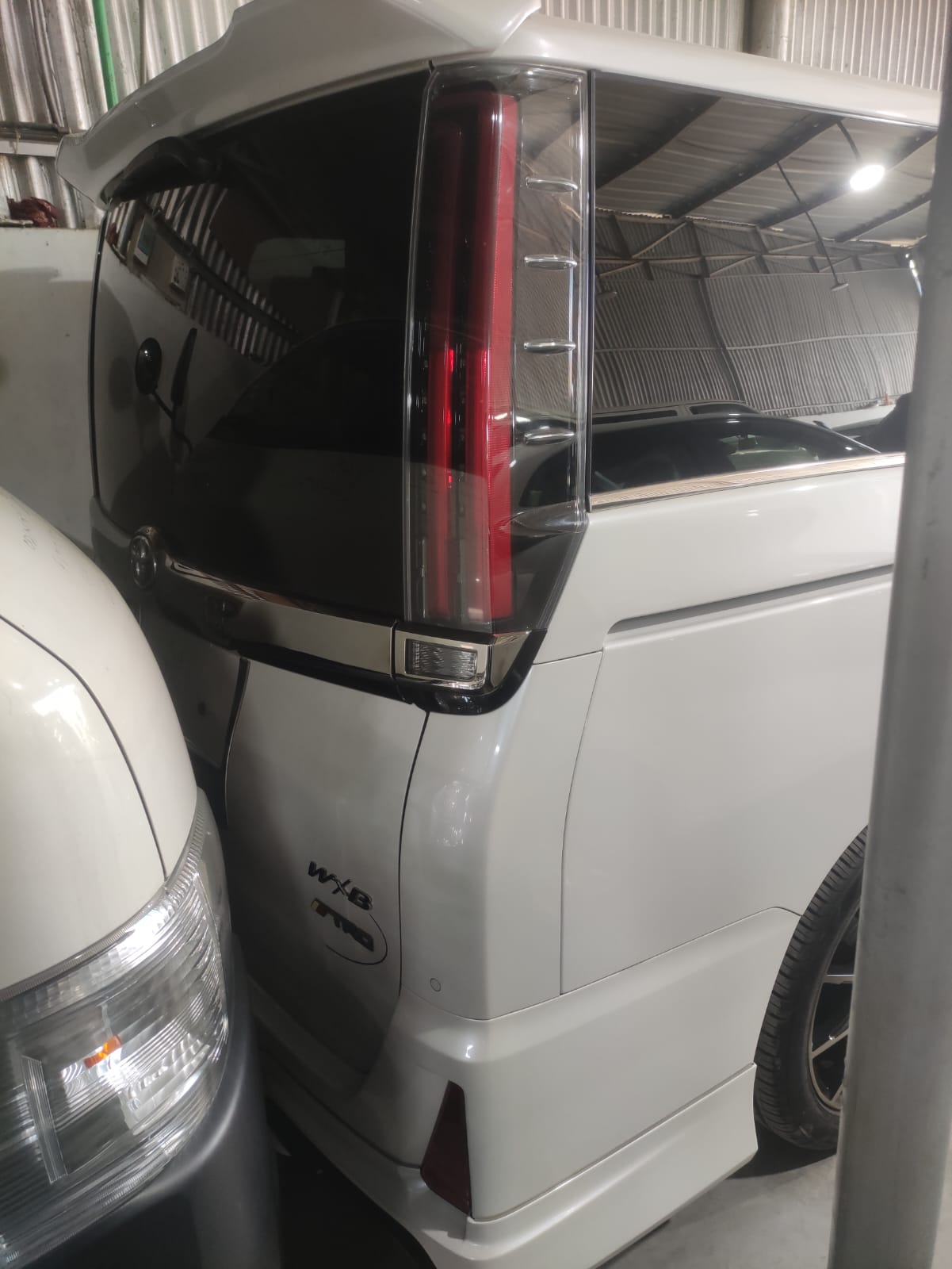 
								TOYOTA NOAH NON HYBRID 2019 full									