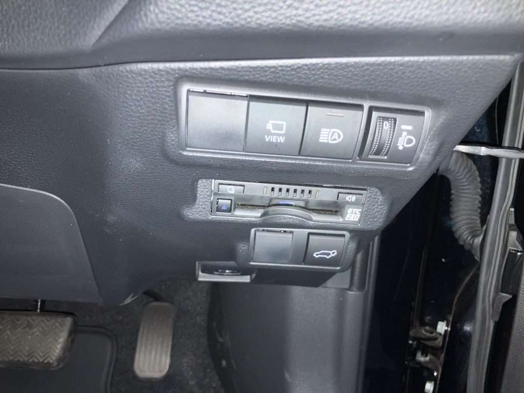 
								Toyota Corolla Cross HYBRID 2021 full									