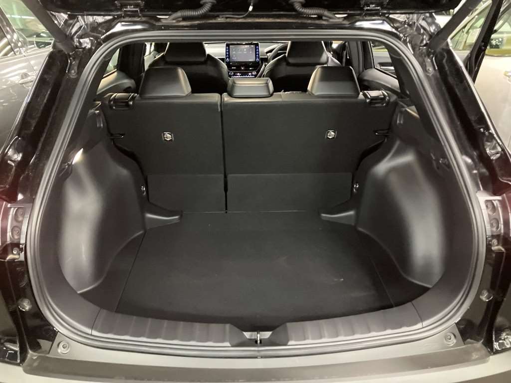 
								Toyota Corolla Cross HYBRID 2021 full									
