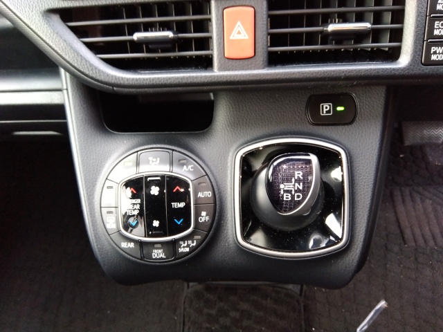 
								TOYOTA NOAH 2019 full									