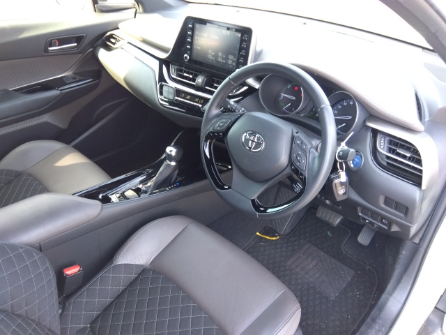 
								TOYOTA CHR HYBRID 2019 full									