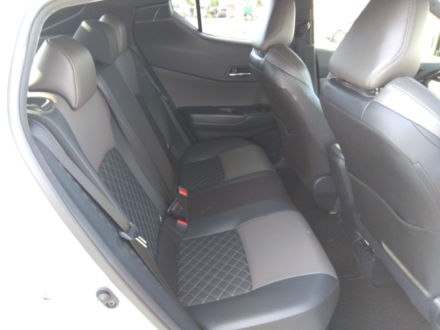 
								TOYOTA CHR HYBRID 2019 full									