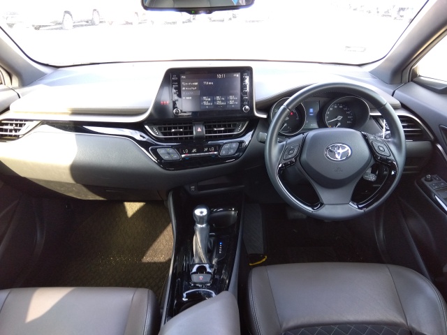 
								TOYOTA CHR HYBRID 2019 full									
