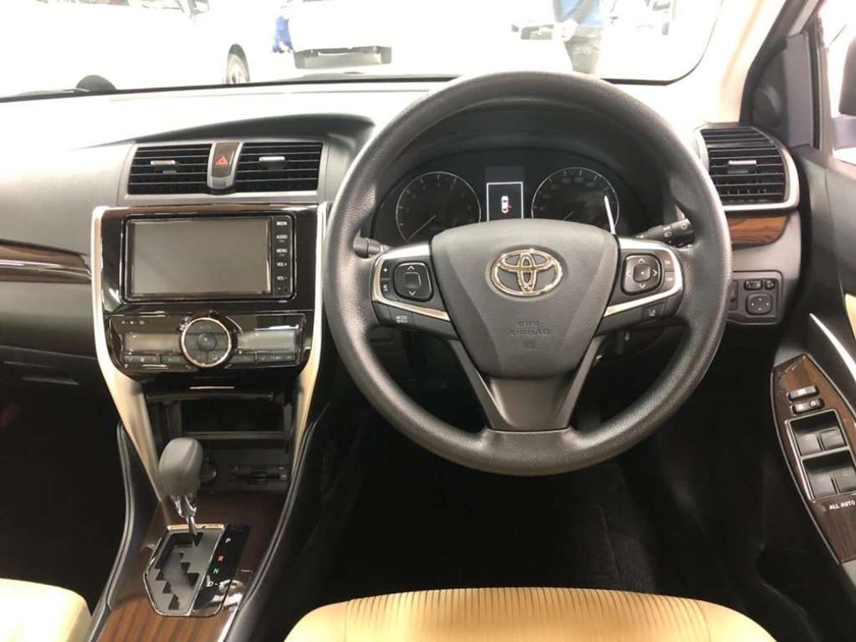 
								TOYOTA PREMIO 2019 full									