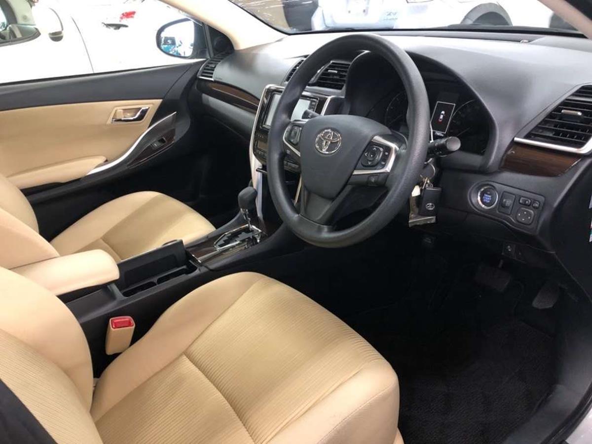 
								TOYOTA PREMIO 2019 full									