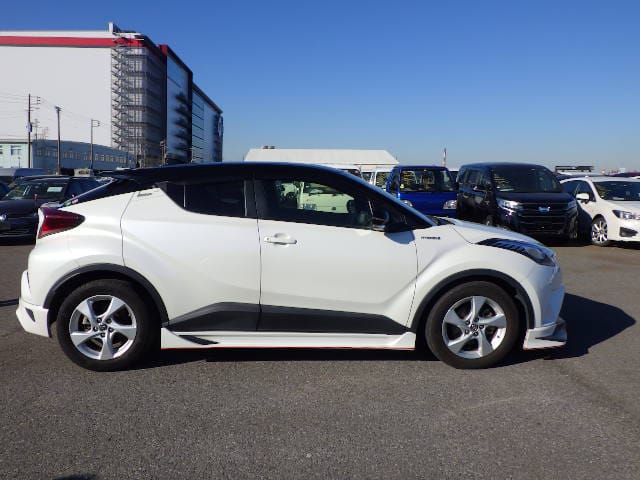 
								Toyota CHR HYBRID S Led 2019 full									