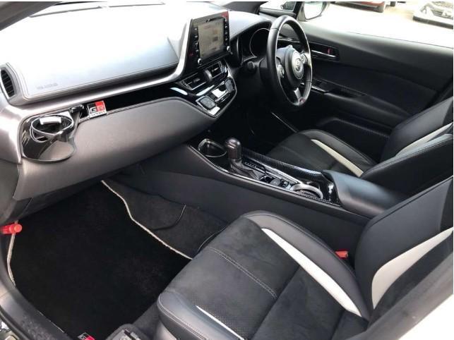 
								Toyota CHR HYBRID HYBRID S GR SPORTS TRD  2019 full									