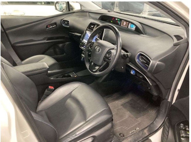 
								TOYOTA PRIUS HYBRID 2020 full									