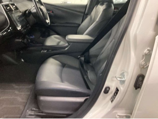 
								TOYOTA PRIUS HYBRID 2020 full									