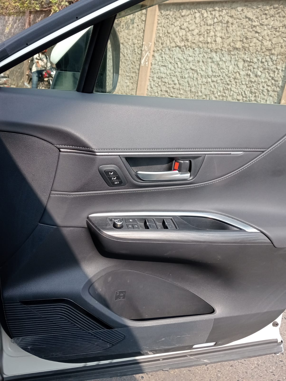 
								TOYOTA HARRIER HYBRID 2020 full									