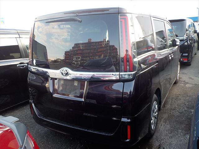 
								TOYOTA NOAH NON HYBRID 2021 full									