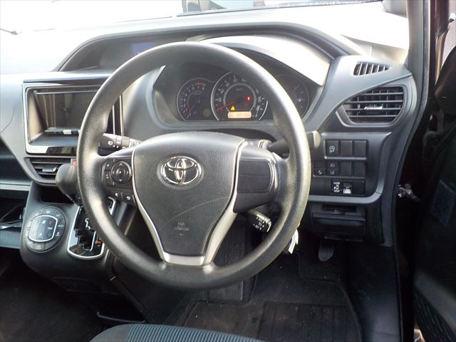 
								TOYOTA NOAH NON HYBRID 2021 full									