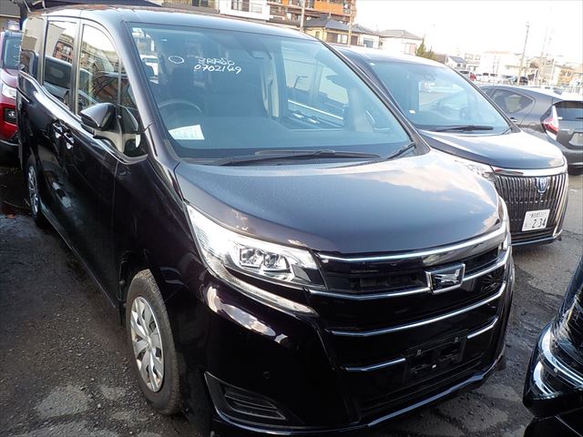 
								TOYOTA NOAH NON HYBRID 2021 full									