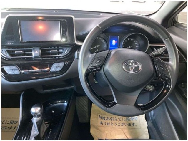 
								TOYOTA CHR HYBRID 2019 full									