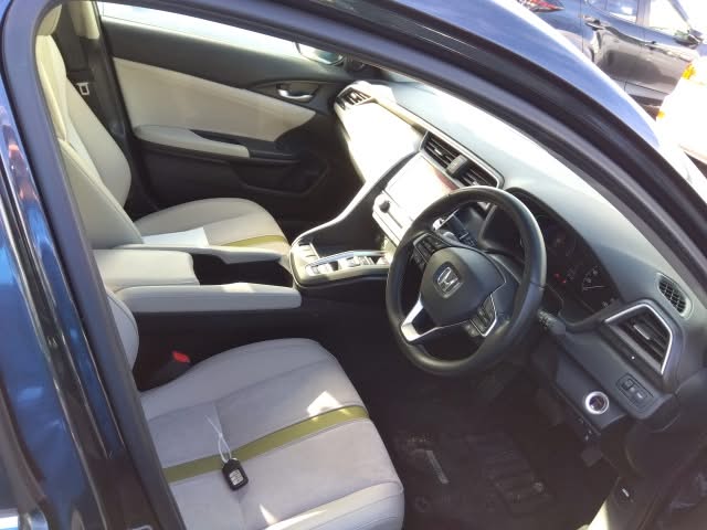 
								HONDA INSIGHT HYBRID 2020 full									