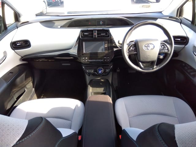 
								TOYOTA PRIUS HYBRID 2020 full									