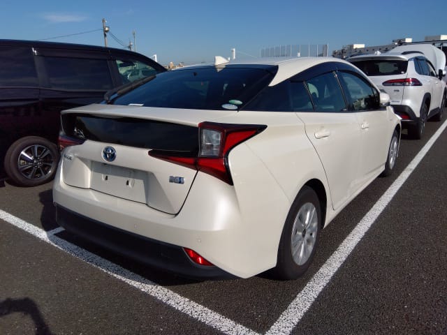 
								TOYOTA PRIUS HYBRID 2020 full									