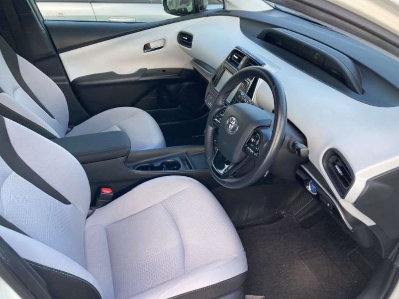 
								TOYOTA PRIUS HYBRID 2020 full									