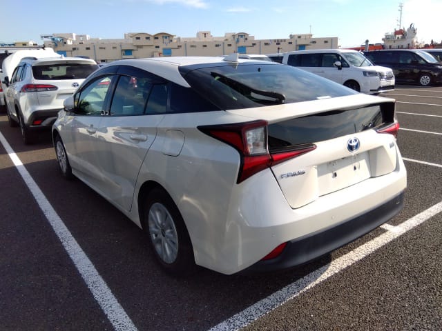 
								TOYOTA PRIUS HYBRID 2020 full									